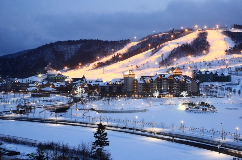 알펜시아 리조트가 22일 2013-14 스키 시즌을 개막한다.