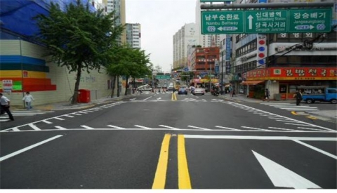 서울시는 상습적인 정체구간인 관악구 현대시장~강남고려병원 950m 구간인 관악구 은천길을 왕복 3차로에서 4차로로 확장을 완료했다.