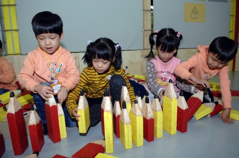 한국제분협회는 경동원 어린이 30여명을 초청해 ‘이영란의 감성놀이터 나무야 나무야’ 행사를 진행했다.