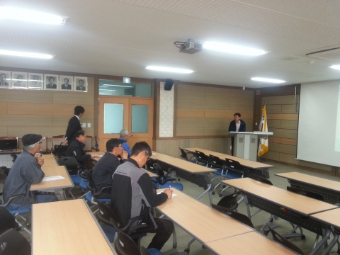 (주)비앤파트너스 김석 대표가 양양군 강소농 정밀 경영 컨설팅을 진행하고 있다.