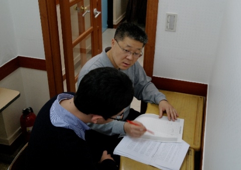 대치동 신우성기자논술학원(02-3452-2210, www.shinwoosung.com)이 12월 16일(월)부터 5시간씩(오후 2~7시) 월-수-금 매주 3회2014학년도 서울대학
