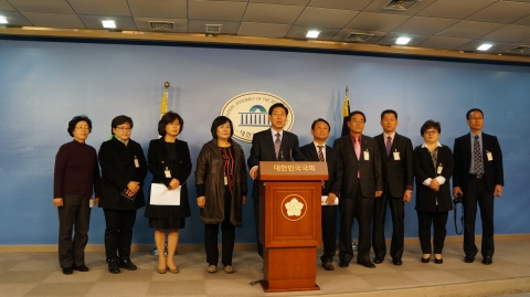 전국민간분과위원회는 12월 4일 국회의사당 정론관에서 단체행동(집회)을 돌입한다고 발표하였다.