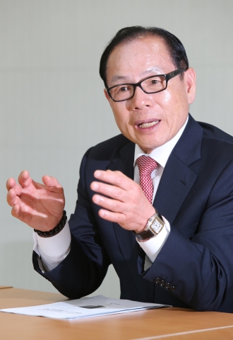 동명대 설동근 총장이 12월 7일 전국 최초 신개념의 창조열차를 하동으로 운행하고 하동녹차를 세계적 브랜드로 더욱 업그레이드하는 활동에 나선다.