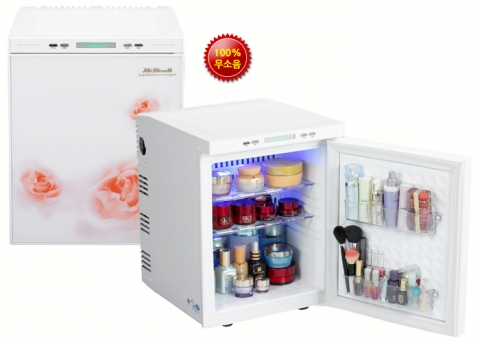 아맥스가 미쉘 무소음 화장품냉장고 AT-0155WP (25L)을 선보였다.