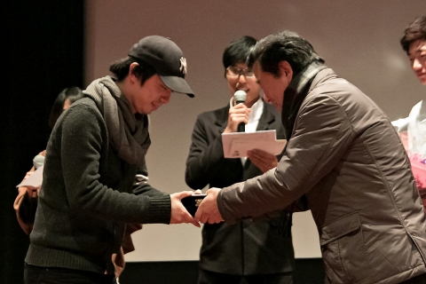 제18회 kac졸업영화제 최우수작품상 이정곤(시상자 최상식 명예학장)