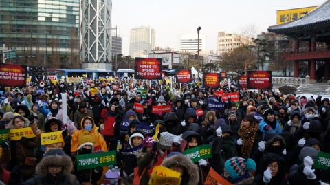 한국어린이집총연합회 가정분과위원회는 12월 14일(토) 오후 1시~5시까지 서울 종로구 보신각에서 전국가정어린이집 보육교직원들 약 1만 여명이 모여 가정어린이집 운영의 정상화를 위