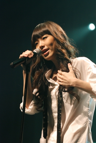 싱어송라이터 키키유나(24. 맹유나)