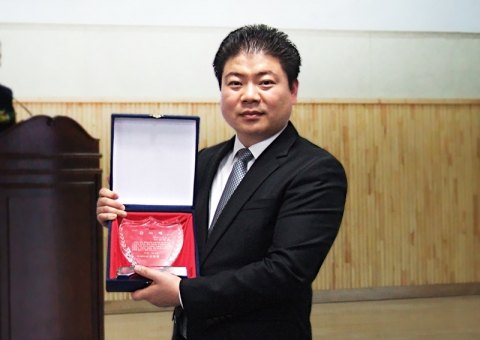 앰애드팩토리가 대구시로부터 제 33회 전국장애인체육대회의 활성화에 기여한 공로를 인정받아 감사패를 수여받았다.