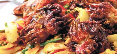 뿌우 팟 뽕가리(Fried Crab with Curry Sauce)
