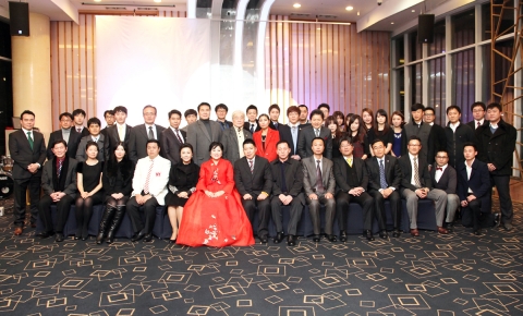 김포 스티븐스 아라마리나컨벤션에서 2013 스티븐스 송년의 밤 행사가 진행됐다.