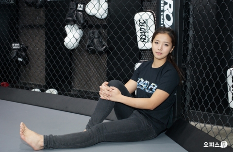 로드FC 로드걸 송가연이 이상형을 밝혔다.