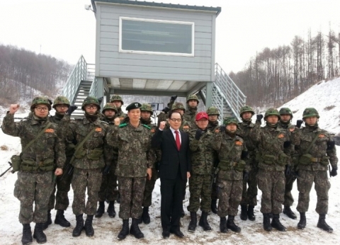 설동근 동명대 총장이 학군단이 훈련중인 충북 괴산 현지를 방문했다.