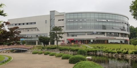 군산대 평생교육원이 2014학년도 1학기 수강생을 모집한다.