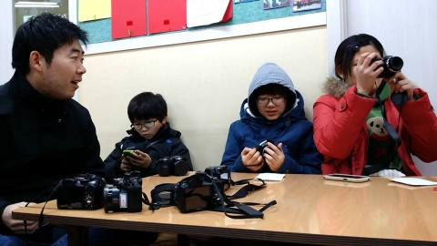 아이들의 눈으로 보는 서울 구석구석 사진전이 카페 옥수동 스케치북에서 2월 7일까지 열린다.