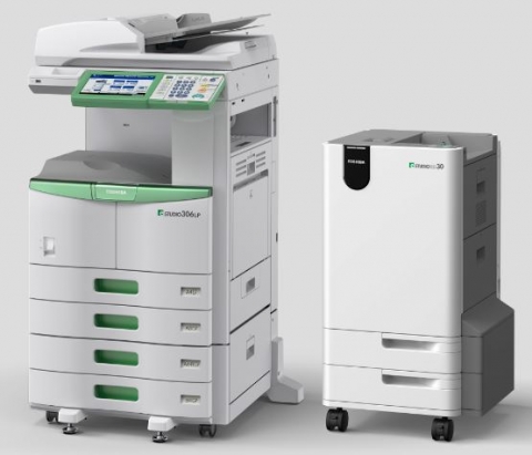 The e-STUDIO306LP (left) and RD30 (right). Since it has been released, several industries such as logistics, press, education, environmental groups, manufacturing etc. have installed this paper reusing system.