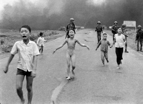 닉 우트 - 베트남 전쟁의 실체를 보여준 사진, 퓰리처 상을 수상했다.