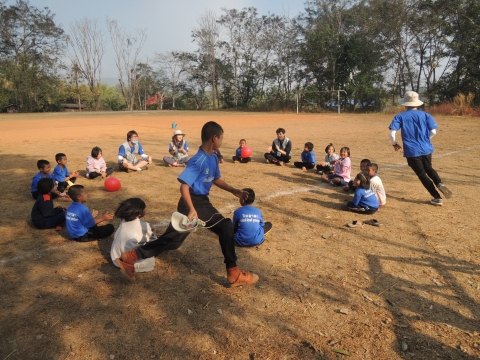 아주대학교 해외봉사단이 월드쉐어와 함께 태국 상카부리 지역에 위치한 후웨이꼽 학교와 파리아농 학교를 다녀왔다.