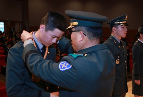 군산대 155학군단의 2014년도 임관・승급・입단식이 개최됐다.