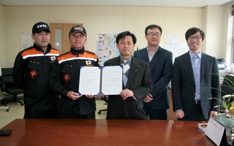 25일 충남발전연구원은 한국해양구조협회 부여지역대와 동력 고무보트 관리 및 운영에 관한 업무협약을 체결했다.