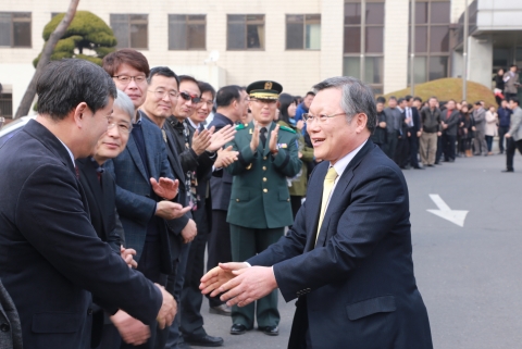 군산대학교 6대 총장인 채정룡 박사의 이임식이 28일 개최되었다.