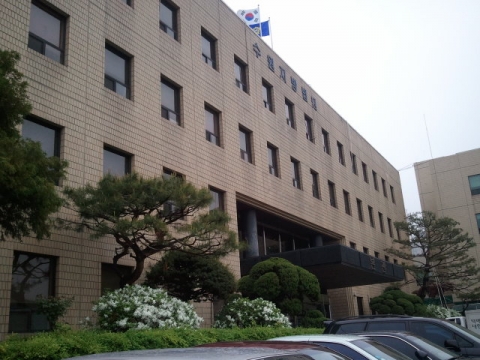 수원지방법원은 지난 2월 27일 경기도문화의 전당 내 아늑한 소극장에서 2014년 청소년참여법정 참여인단 선정식을 개최하였다.