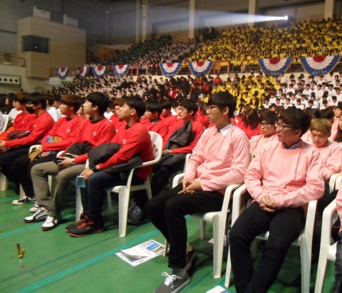 호원대학교는 3일 11시 호원문화체육관에서 2014학년도 신․편입생 1,693명과 강희성 총장과 처·실·본부장 및 대학 관계자들과 학부모 등 2,500여명이 참석한 가운데 신․편입