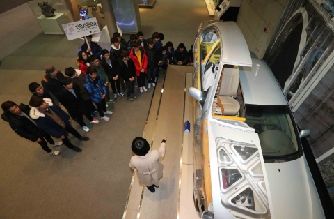 동명대 신입생들이 동기유발을 위해 3월 6일 르노삼성자동차를 방문했다..