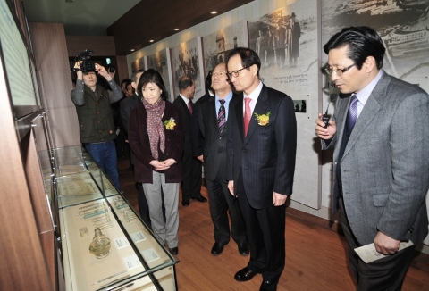 건국대학교 박물관이 상허기념전시실을 재개관했다.