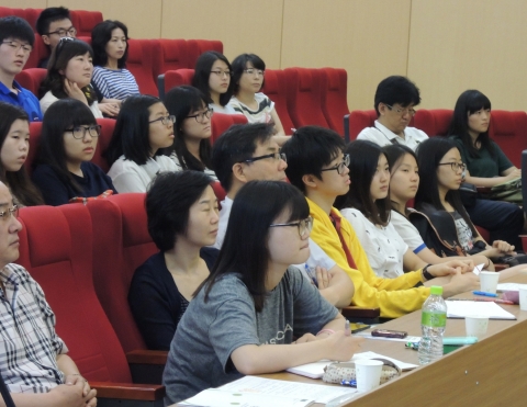 건국대 입학사정관실은 수험생과 학부모들에게 학생부종합전형을 포함한 전체 신입학 전형에 관한 실질적인 안내와 진학 정보를 제공하기 위해 매월 둘째 주와 넷째 주 토요일 ASK:U(입