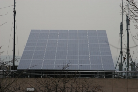 서울유스호스텔 옥상에 설치된 태양광 발전장치 시스템