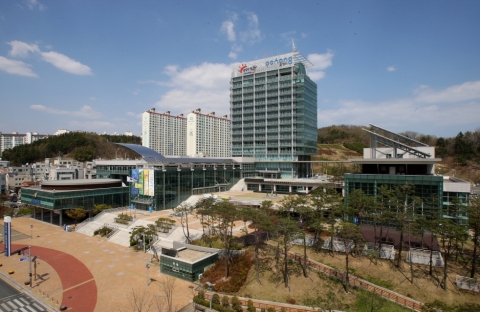 포항시가 지난해 지방공공기관 온실가스·에너지를 24% 절감하는 성과를 거둬 안전행정부로부터 교부세 인센티브 19억 7,500만원을 지원받았다.