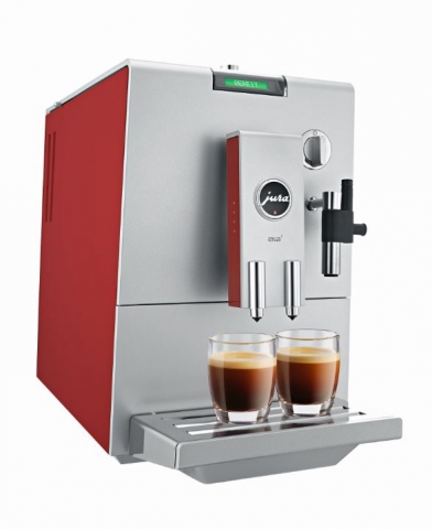 유라가 콤팩트형 전자동 커피머신 ENA 7을 리론칭했다.