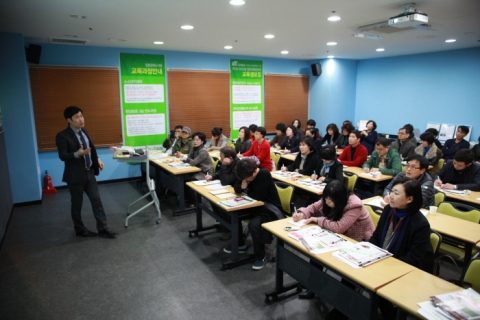 지난 2월 본사교육장에서 진행한 창업지원 설명회에 참가한 예비창업자들의 열기가 뜨겁다.