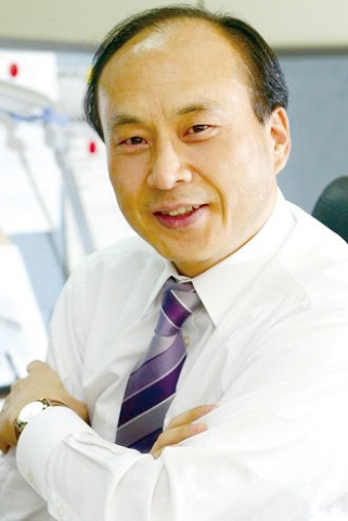 도서출판 행복에너지(대표 권선복) 에서 출판한 진짜사나이는 웃으면서 군대 간다의 저자 박양근 경영학 박사