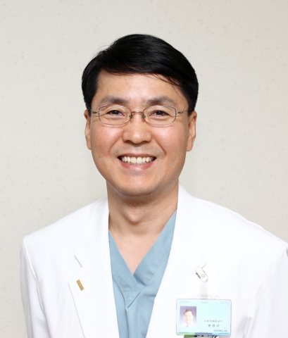 해리슨 내과학 교과서의 신판인 제18판 역자로 참여한 건국대 천영국 교수