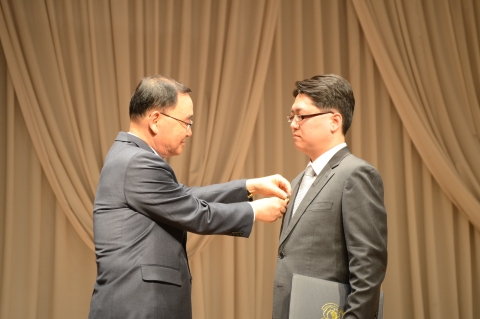 법무법인 강호 조정욱 대표변호사가 국무총리 표창을 수상했다.(출처:공정거래위원회)