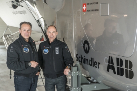 ABB가 2015년 태양광 비행기로 세계 일주에 도전할 예정인 솔라 임펄스(Solar Impulse) 프로젝트를 지원한다고 발표했다.