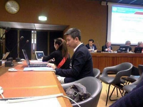 UNCEFACT 포럼에서 화이트치과 김성래 대표이사가 발제를 준비하고 있다.