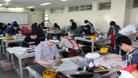 동명대에서 전국고교생디자인미술실기대회가 개최됐다.