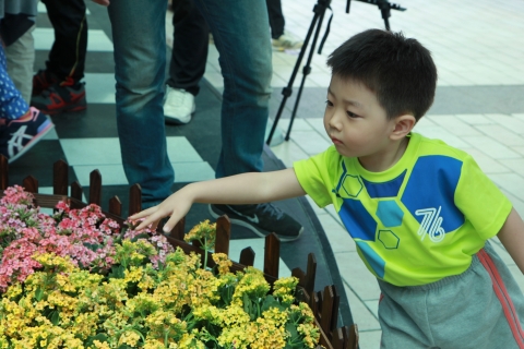 태아산업(주) 여주 맛있는 휴게소가 월드쉐어와 함께 어린이날을 맞아 꿈꾸는 우물 행사를 진행했다.