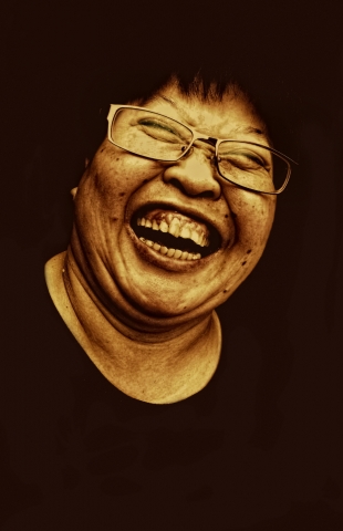 화보에 실릴 지영빈 감독의 작품. 에너지 넘치는 장애우의 표정이 이채롭다. 장애우에 대한 편견에 대한 저항이 읽힌다.