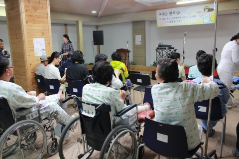 대전 튼튼병원 작은 음악회 사진(팬플룻 연주가 주대근)