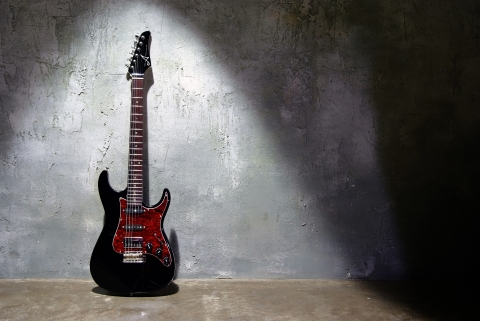 기타 에비뉴가 에비뉴 씰 시리즈 블랙 헤드 매칭을 선보이고 있다.