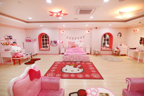 헬로키티아일랜드는 어른과 아이가 함께 즐길 수 있는 캐릭터 테마 복합문화공간으로 인기를 끌고 있다.