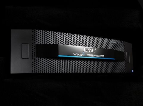 한국EMC는 기존 제품 대비 3배 이상 성능이 향상된 유니파이드 하이브리드 스토리지 EMC VNXe3200을 출시하는 동시에, 최적화된 데이터 보호를 보장하는 EMC 데이터 도메인 DD2200 중복 제거 백업 스토리지를 새롭게 출시했다.