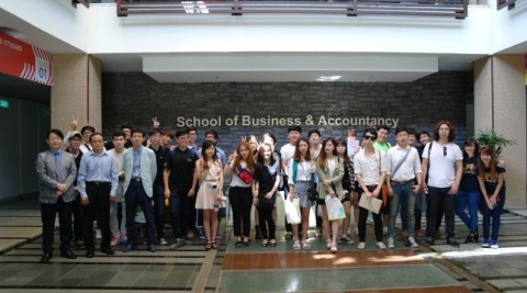 동명대의 우수 항만로지스틱스학부 재학생 20명 일행이 지난 25일까지 5일간 싱가포르 니엔폴리텍대학 및 항만시설 등지를 방문 체험했다.