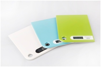 에이피아이는 2014년 5월말 새로운 슬림형 디자인의 주방저울을 출시한다.