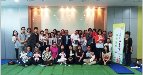 건국대 의학전문대학원 김민희 교수(건국대병원 소아청소년과)와 간호학 지은선 교수가 서초구청과 함께 미숙아 가정 지원에 나섰다.