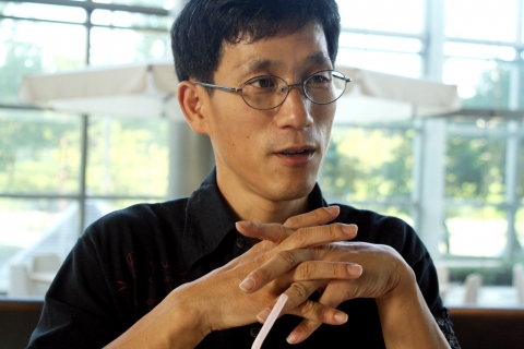 진중권 교수는 디지털 테크놀로지가 만들어낸 미적 패러다임의 변화를 이야기하는 이미지 인문학 1권의 출간을 기념해, 오는 6월 26일 서울에 이어 7월 5일에는 예스24 대구 물류센