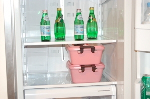 음식이 남으면 양손잡이를 잠그고 뚜껑손잡이를 접어서 냉장고, 아이스박스 등에 위생적으로 보관할 수 있다.